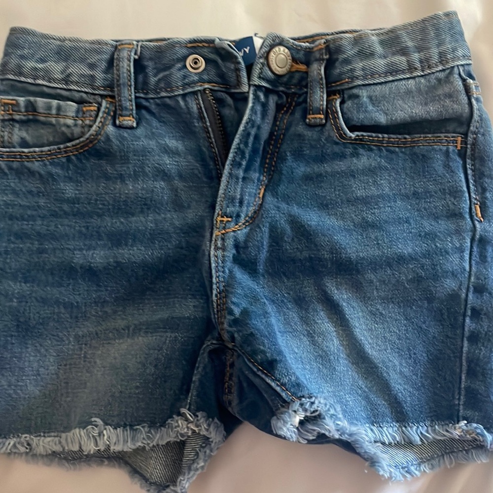 3 girls' shorts Size 4/5 in perfect condition